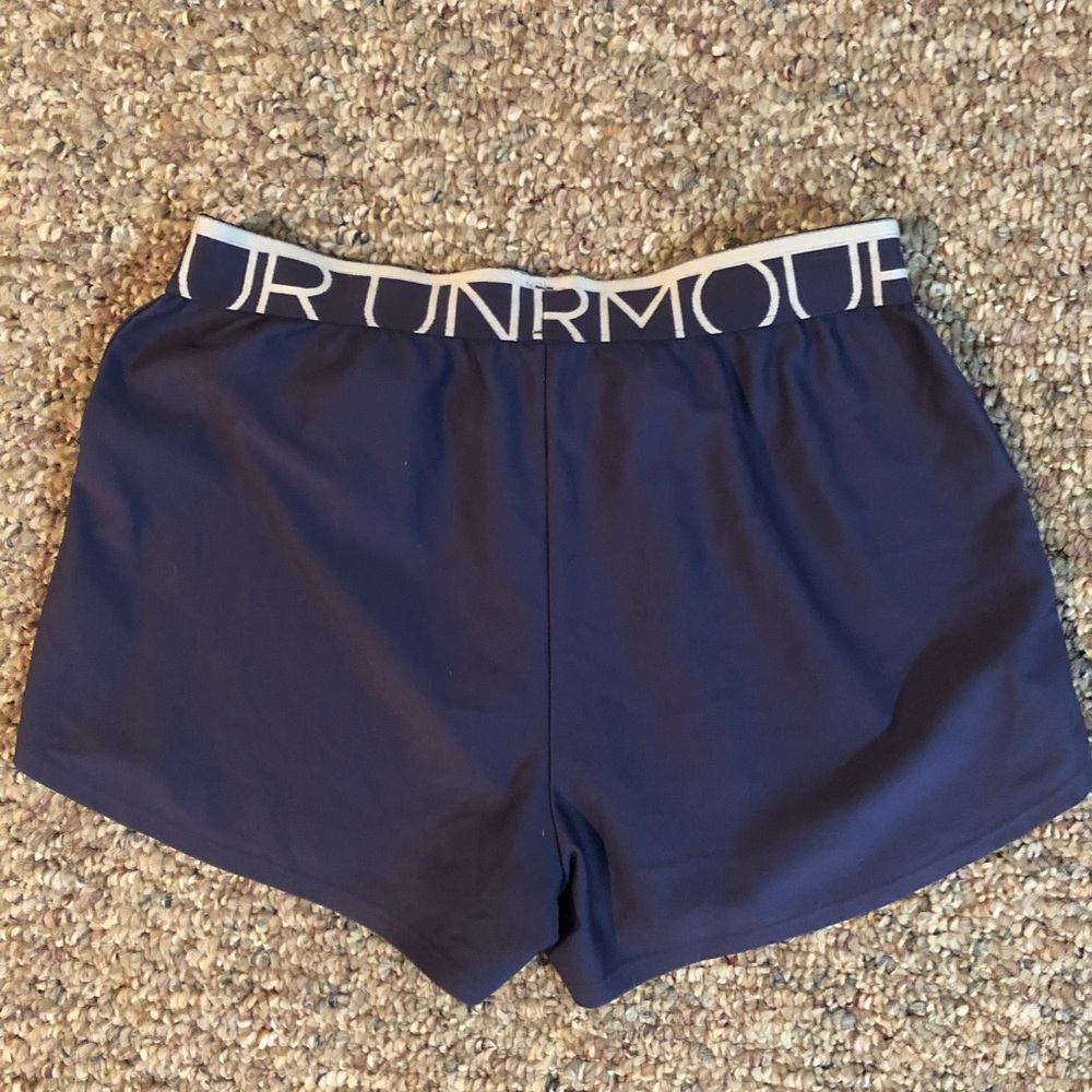 Under Armour BUNDLE of 3 Women’s XS loose shorts - Picture 5 of 6